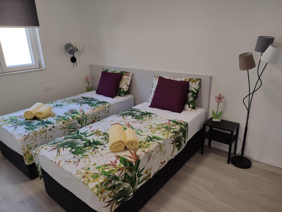 Seaview Suites Ondina Komiža Екстериор снимка